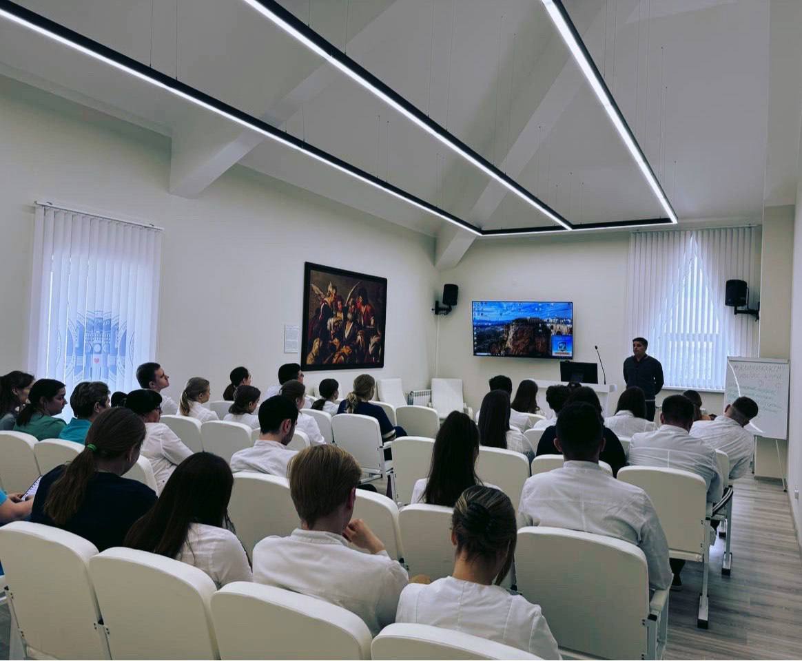 В Курском Государственном Медицинском Университете, на базе Университетской клиники КГМУ, 30 июня, стартовал важный проект, организованный кафедрой офтальмологии: