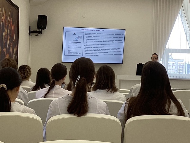 28.05.2025 в университетской клинике состоялась врачебная конференция, посвященная лечению хронических заболеваний вен.